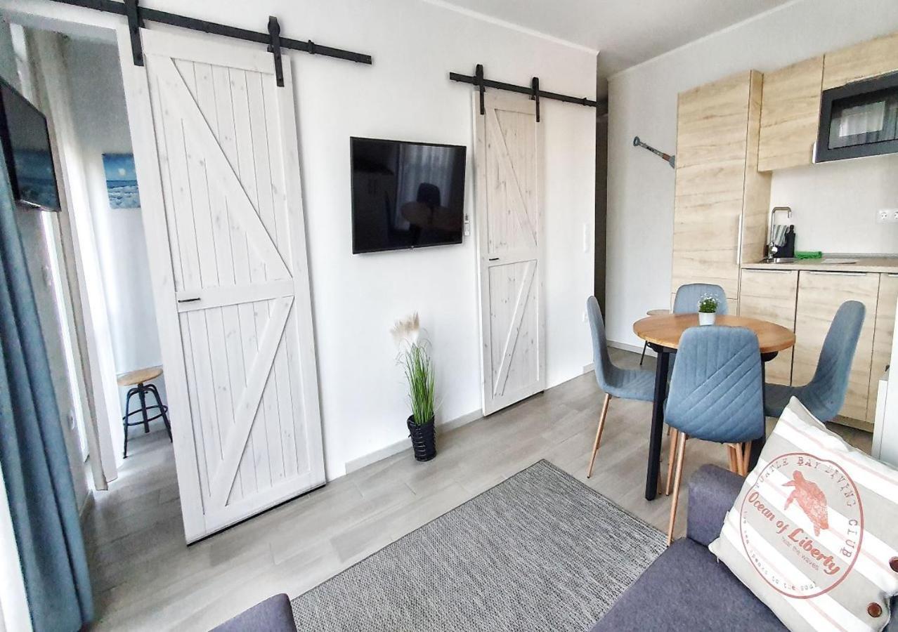 Marina Apartment By Dora Keszthely Bagian luar foto