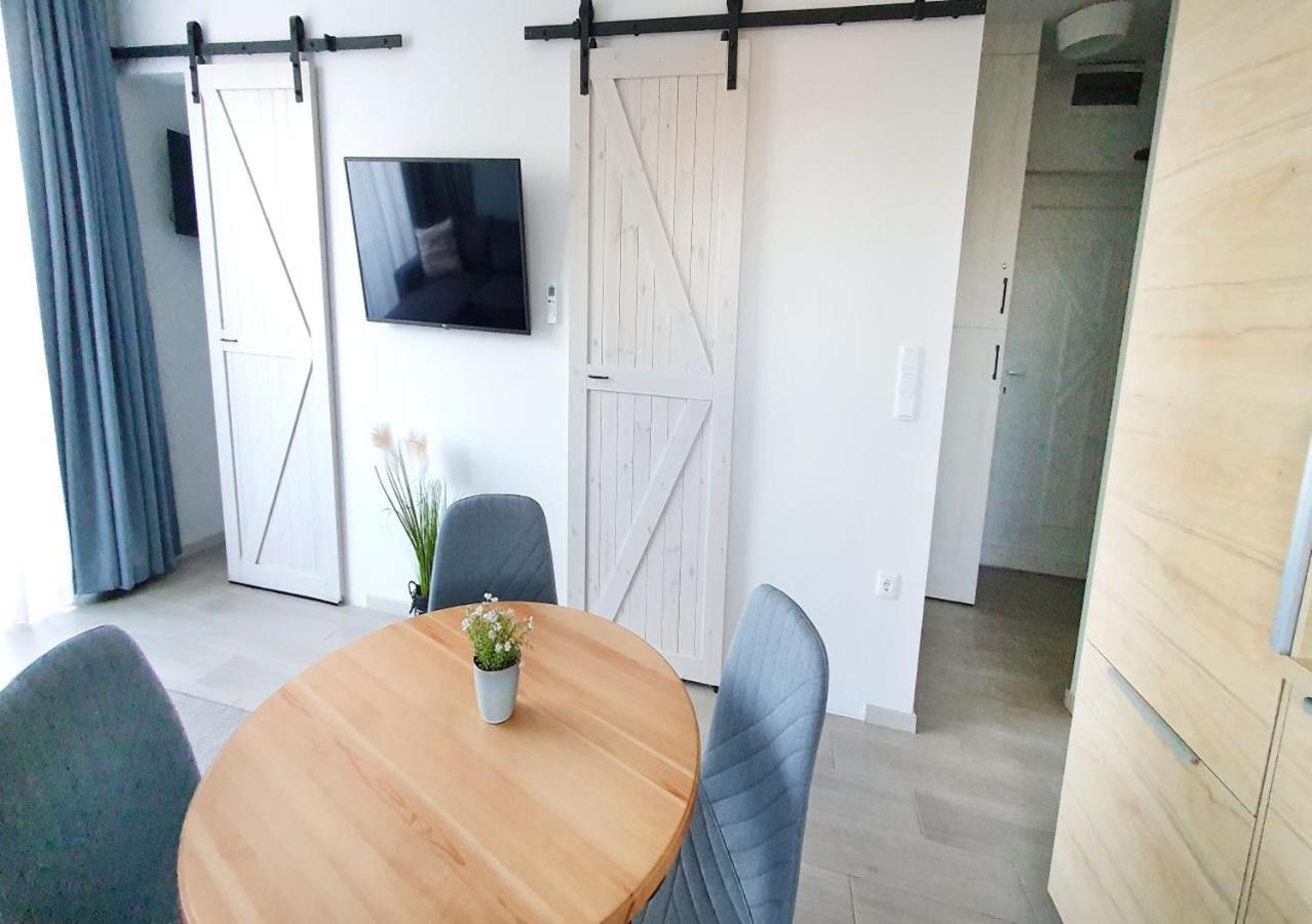 Marina Apartment By Dora Keszthely Bagian luar foto