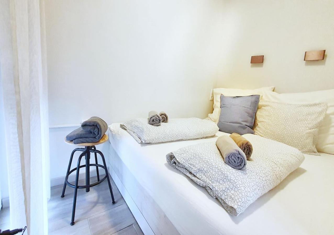 Marina Apartment By Dora Keszthely Bagian luar foto