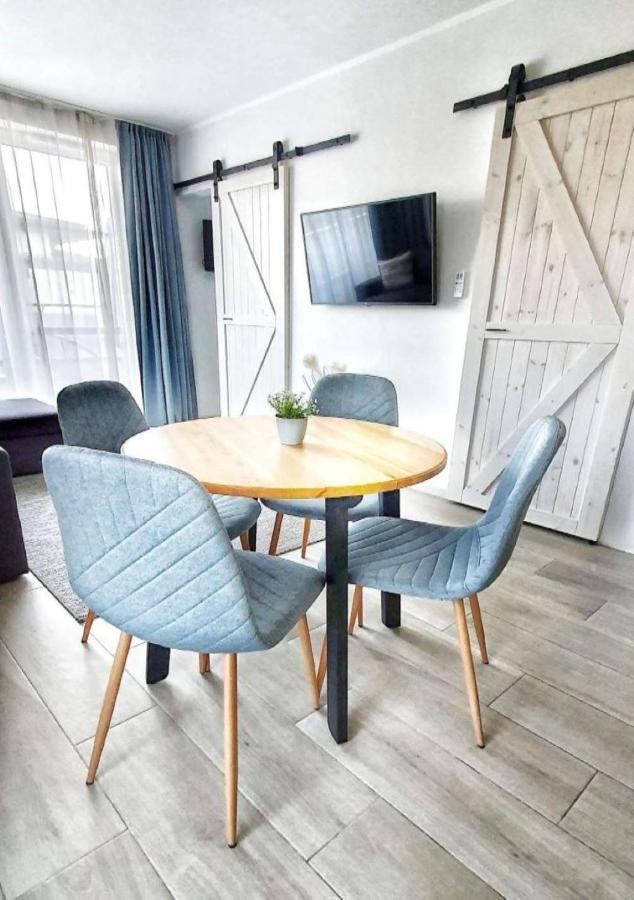 Marina Apartment By Dora Keszthely Bagian luar foto