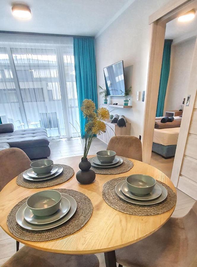 Marina Apartment By Dora Keszthely Bagian luar foto