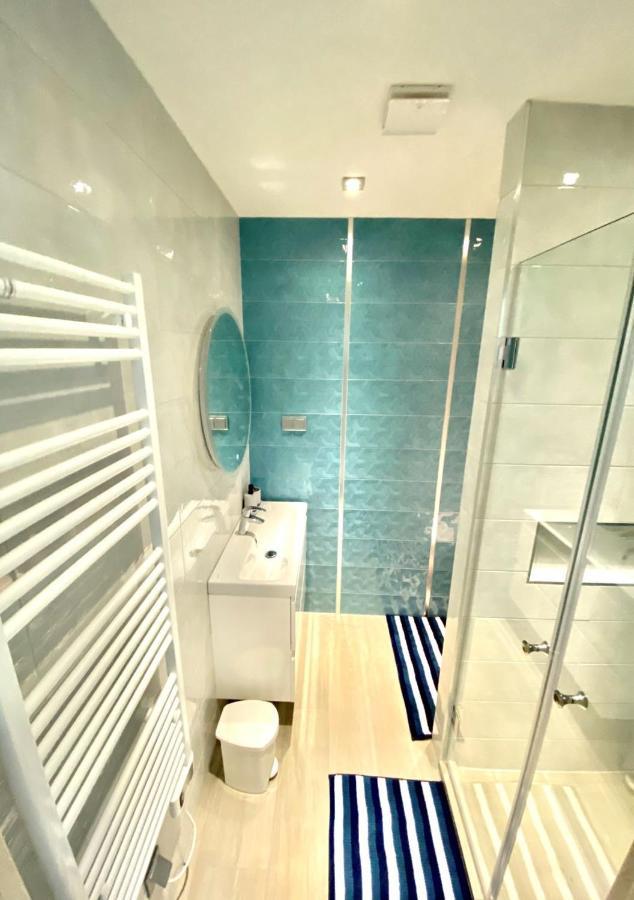 Marina Apartment By Dora Keszthely Bagian luar foto