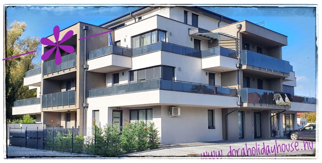 Marina Apartment By Dora Keszthely Bagian luar foto